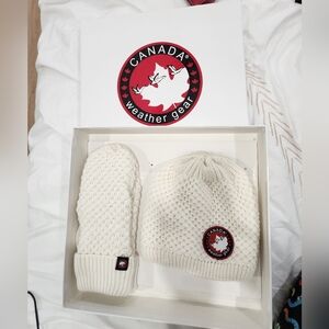 CANADA Weather Gear ThermLCream Knit Hat and Mittens Set